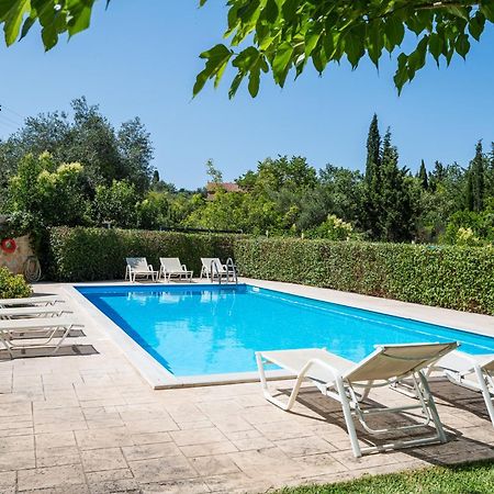 Villa Nefeli With Private Pool By Konnect Дасия Екстериор снимка